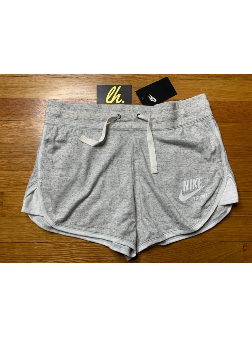 Women’s Medium Nike Sportswear Vintage Grey Slim Fit Gym Shorts CT6029-050